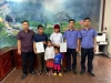 VIỆN KIỂM SÁT NHÂN DÂN KHU VỰC 8, TỈNH TUYÊN QUANG PHỐI HỢP TRAO GIẤY KHAI SINH CHO CÁC TRƯỜNG HỢP THUỘC NHÓM ĐỐI TƯỢNG BẢO VỆ CỦA NGHỊ QUYẾT SỐ 205/2025/QH15 NGÀY 24/06/2025 CỦA QUỐC HỘI